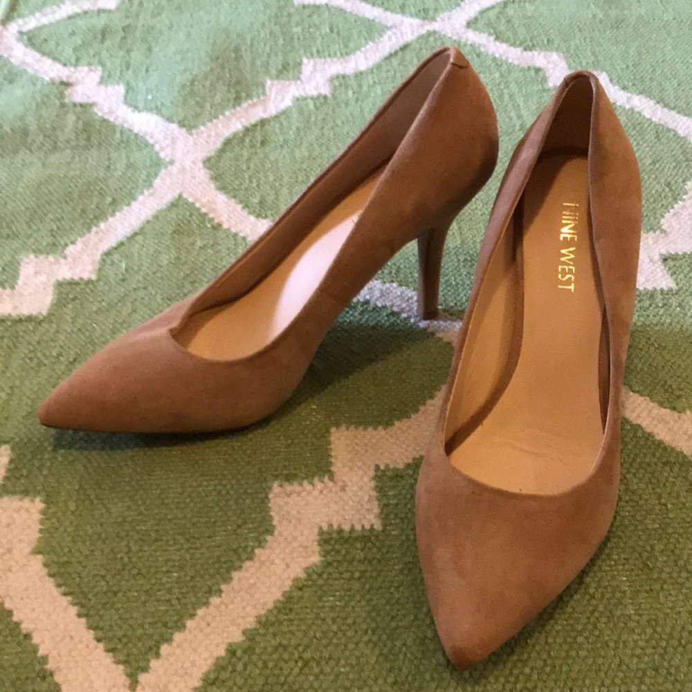 Nine West Nude Pumps. Great condition.